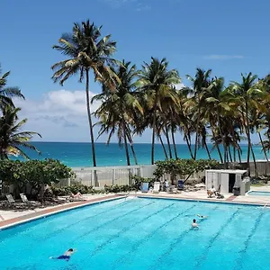 Apartment Kasa Galicia Beachfront Studio Pool Beach Access, San Juan